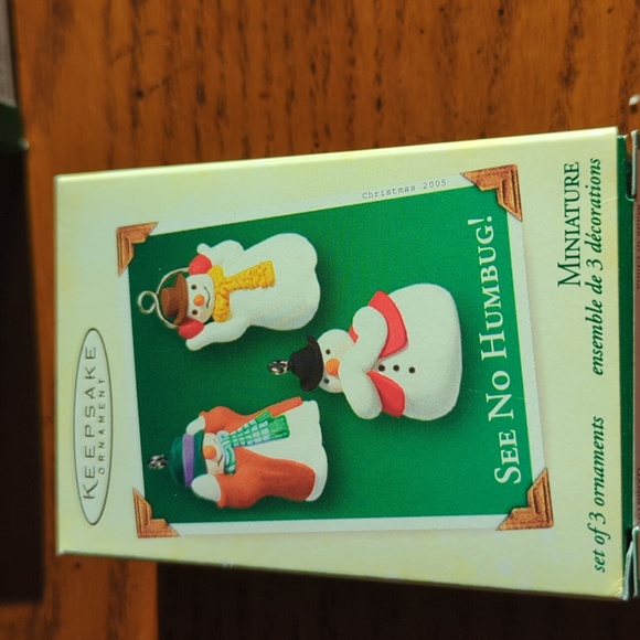 Three sets of miniature ornaments from Hallmark - Picture 3 of 5